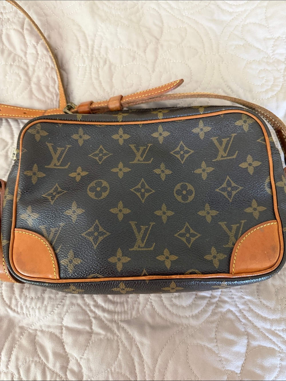 Vintage Louis Vuitton Monogram Crossbody in Brown and Tan - Picture 3 of 17